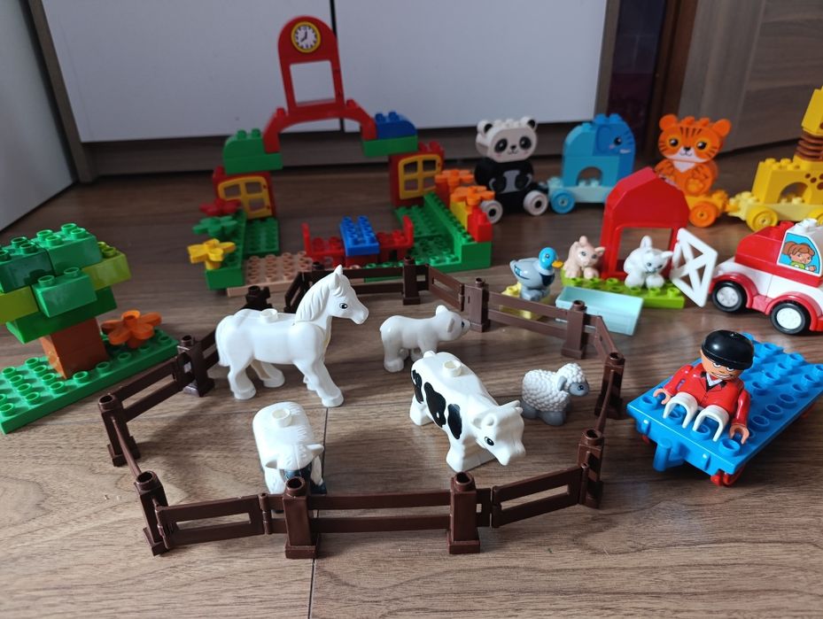 Duży zestaw LEGO Duplo farma, zwierzęta gospodarskie, pociąg ze zwierz