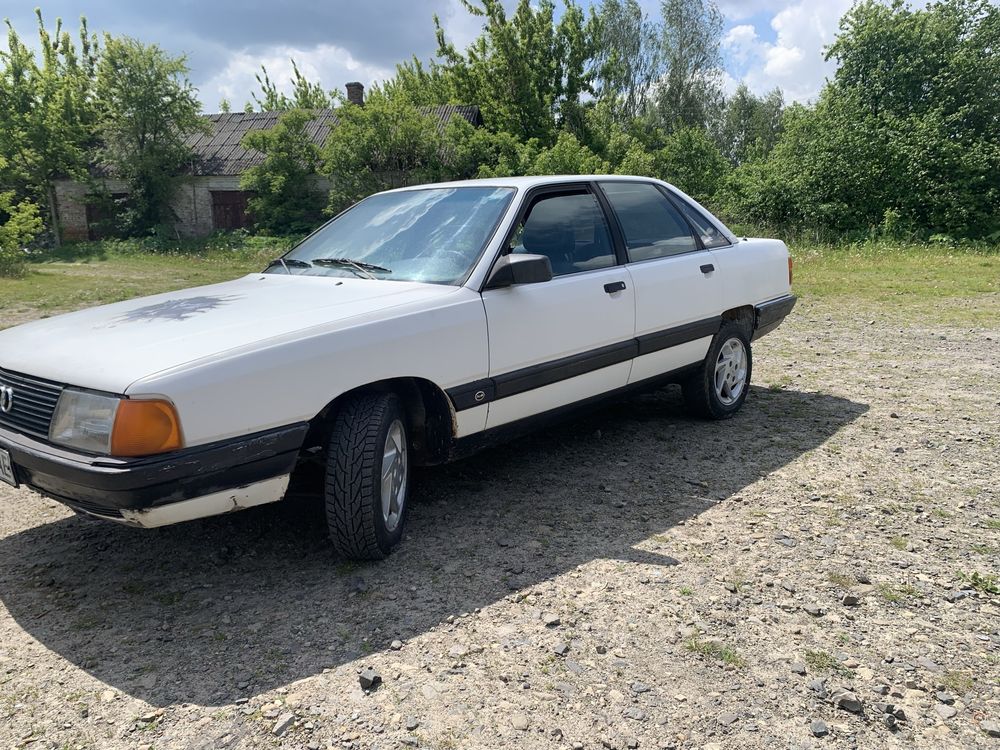 Продам ауді 100 с3 1.8