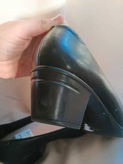 Skórzane czółenka ze skóry naturalnej buty na obcasie klocku Clarks 41