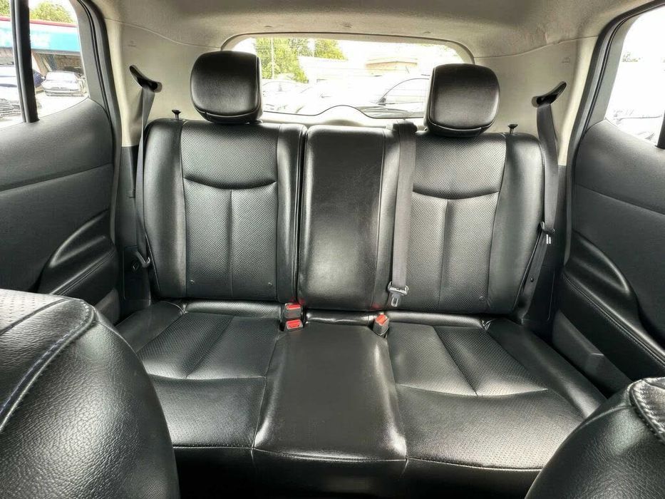 Nissan LEAF SL      2017