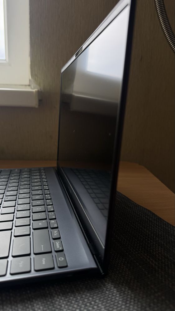 Asus ZenBook 14 UX425J intel core i7