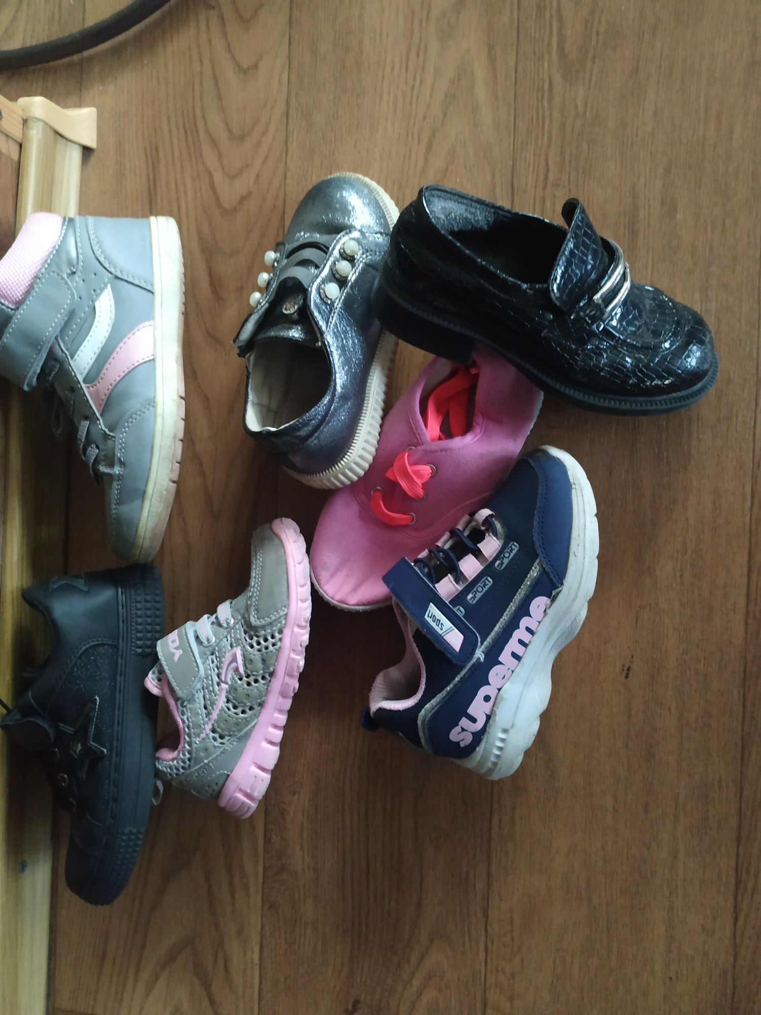 Детская обувь,разных размеров..