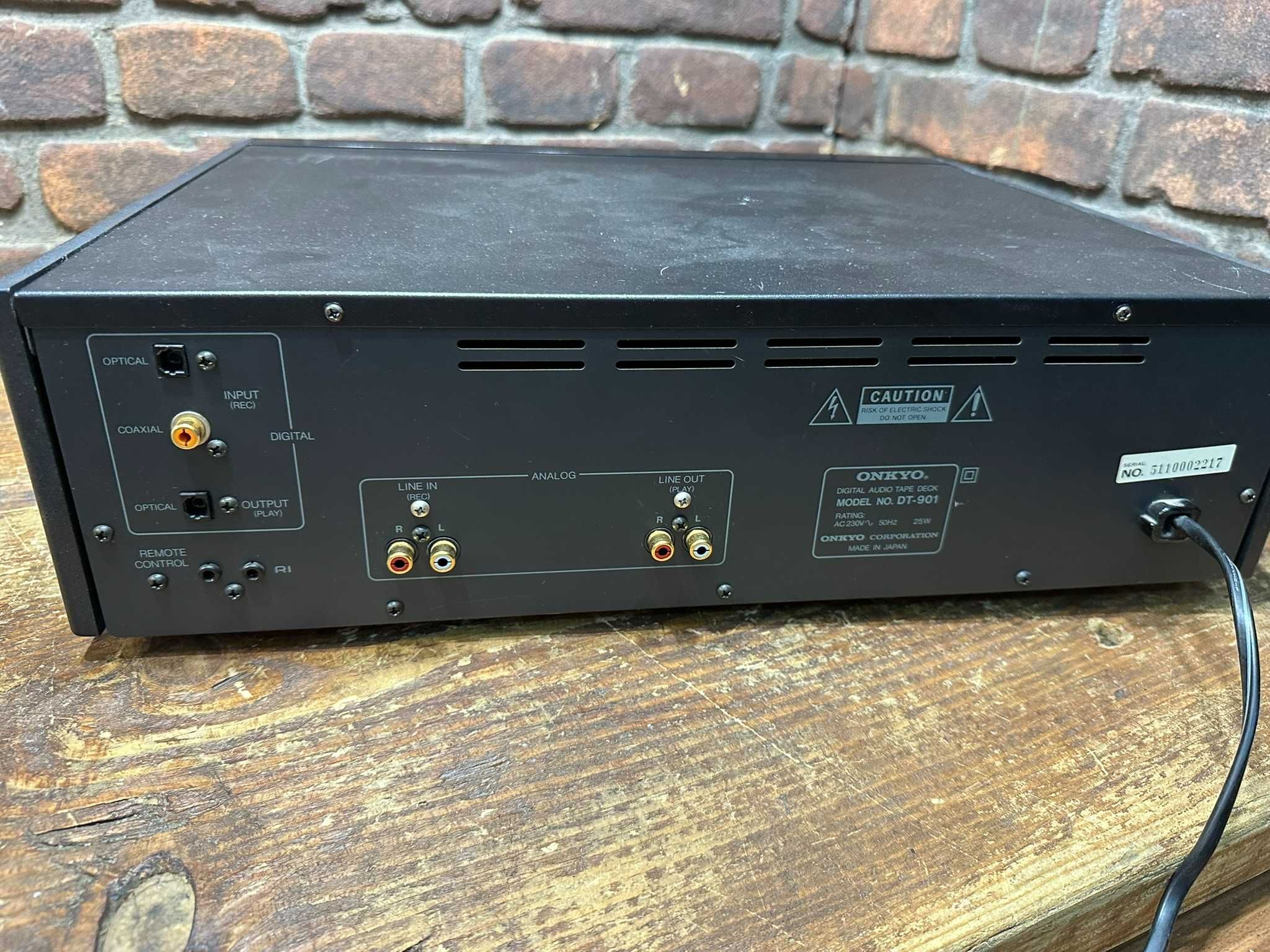 Magnetofon DAT Onkyo DT-901