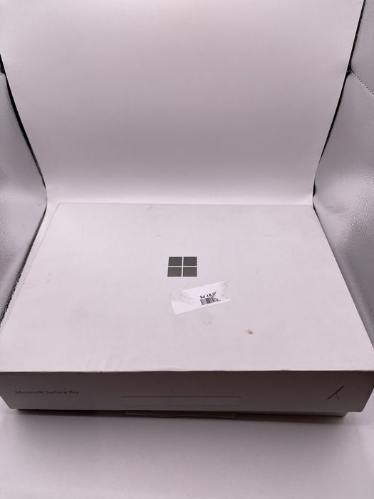 Планшет Microsoft Surface Pro 13