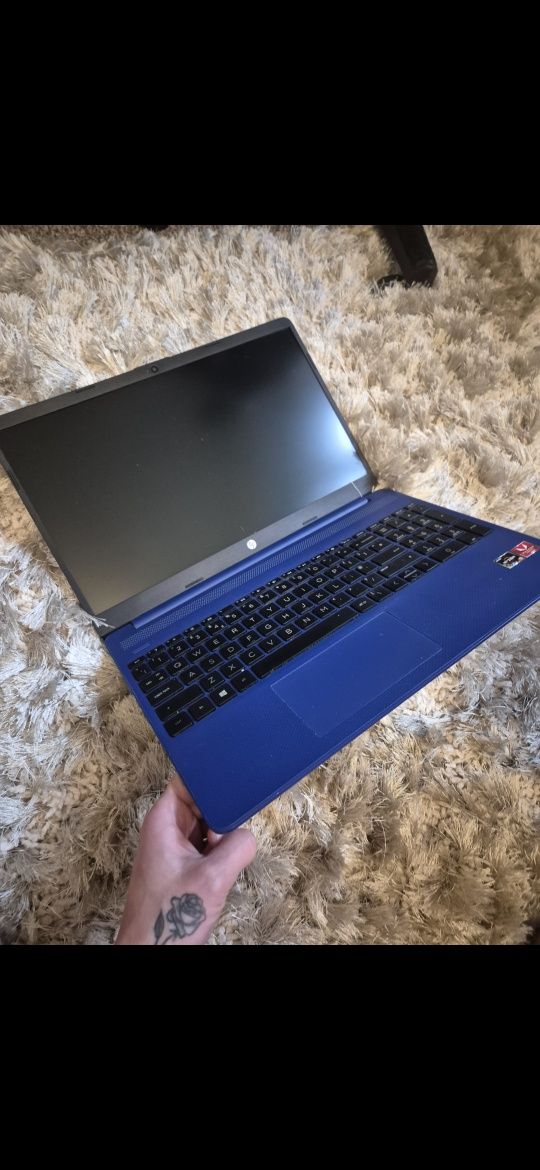 HP Laptop 15s-eq0032na niebieski  stan bdb