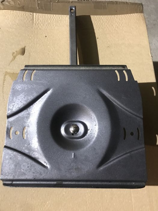 Кронштейн полка держатель для телевизора или микроволновки.