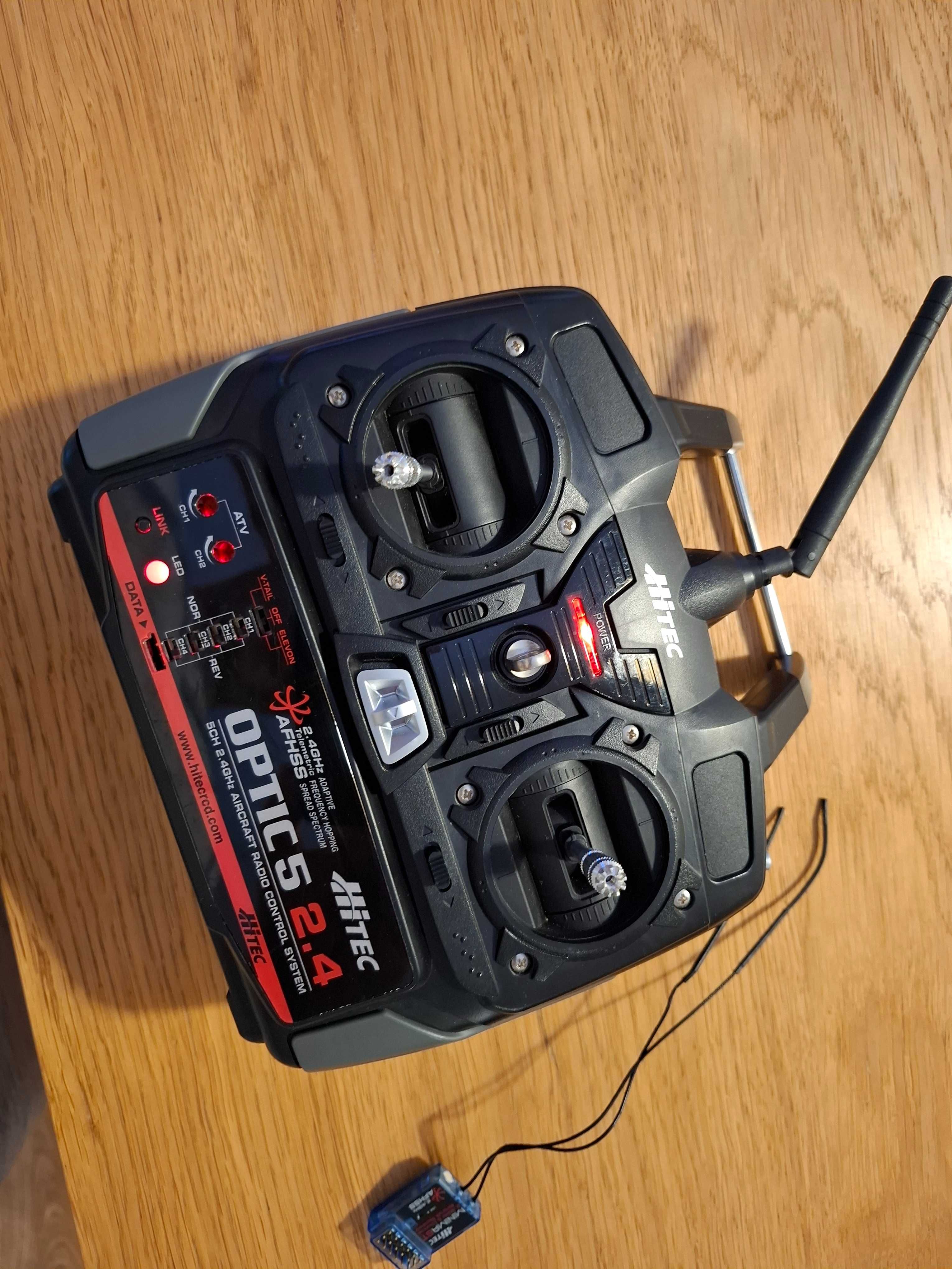 Aparatura HITEC Optic 5 2.4GHz Mode 2 i odbiornik Minima 6T