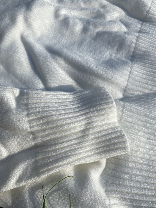 Biały sweter Ami Paris