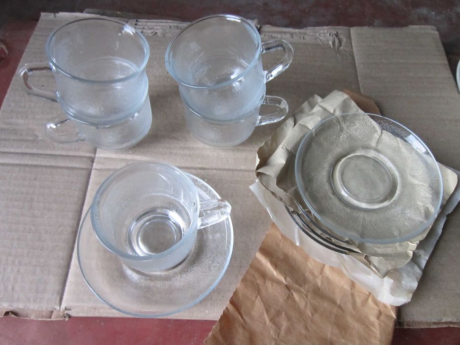 Блюдца чашки прозрачное рифленое стекло 10 предметов