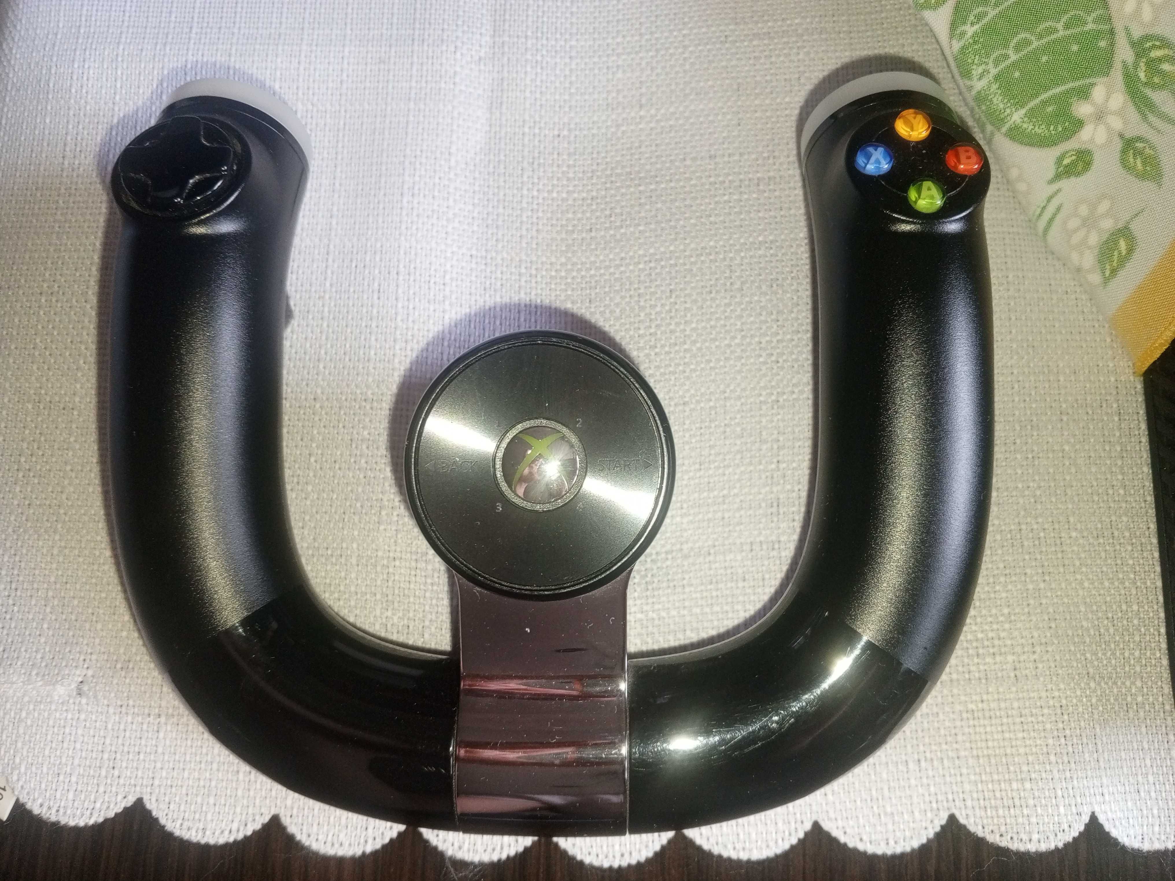 Xbox 360 z dwoma padami-zestaw