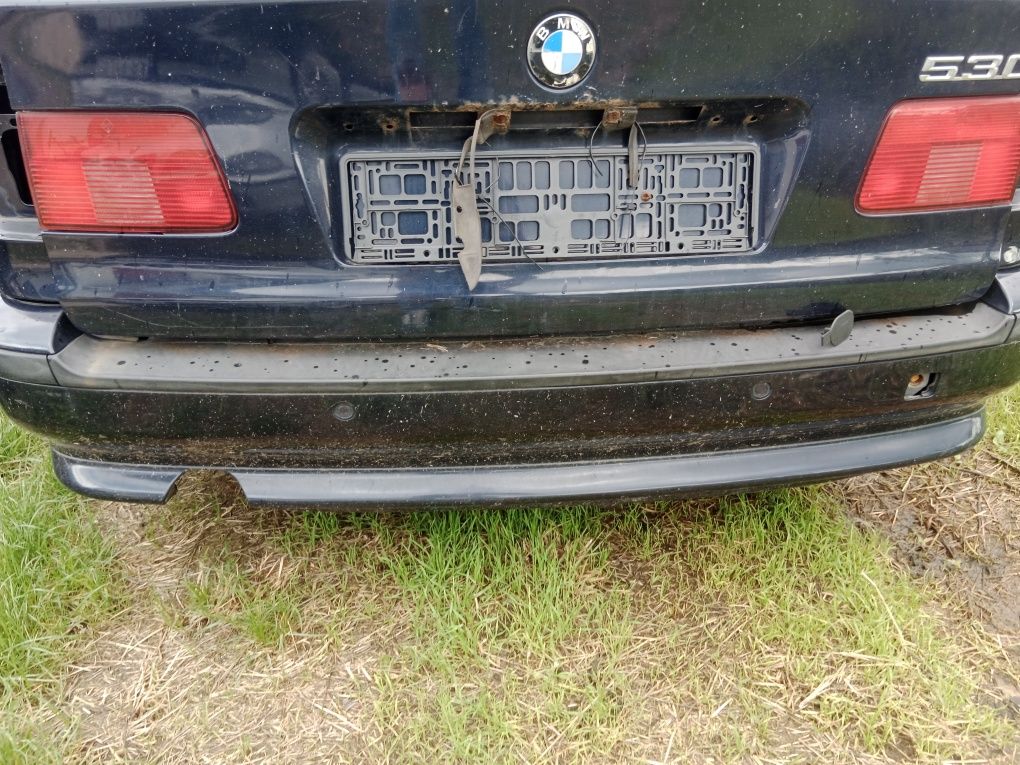 Zderzak tył  orientblau bmw e39  touring pod  pdc