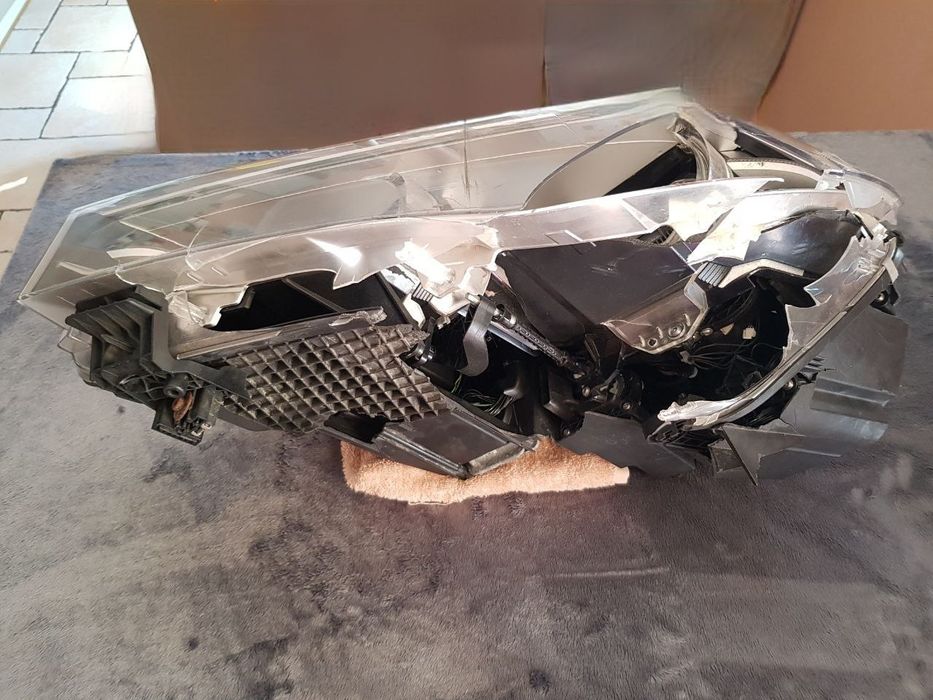 Reflektor BMW X5 F15 Full Led, lewa strona, wersja USA  - uszkodzony,