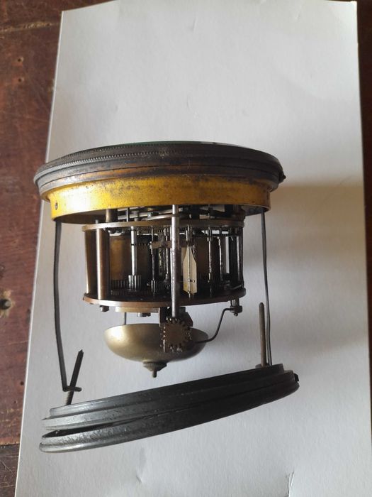 Mechanizm do zabytkowego francuzkiego zegara