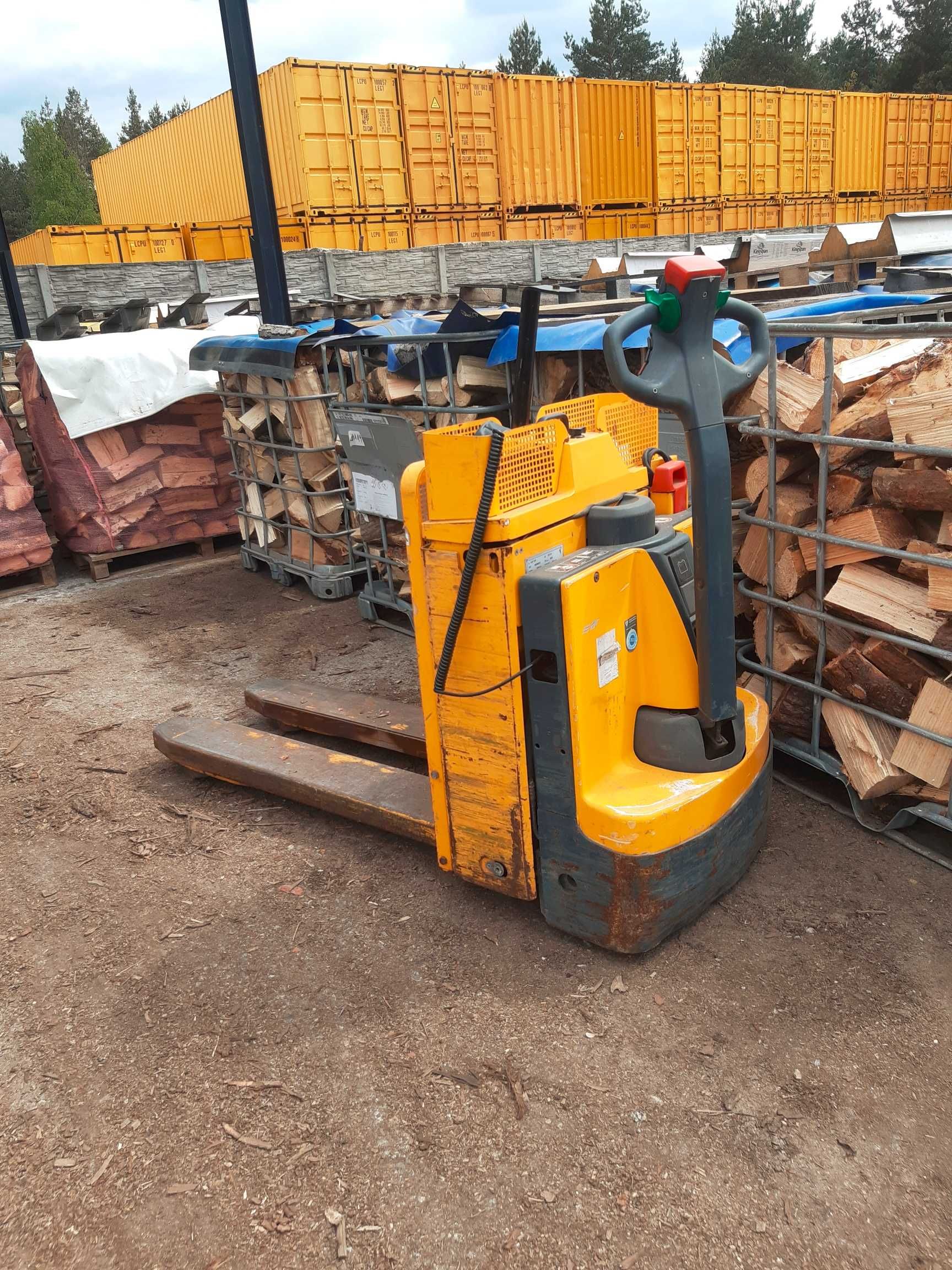 Wózek paletowy elektryczny Jungheinrich EJE C20 z łądowarką