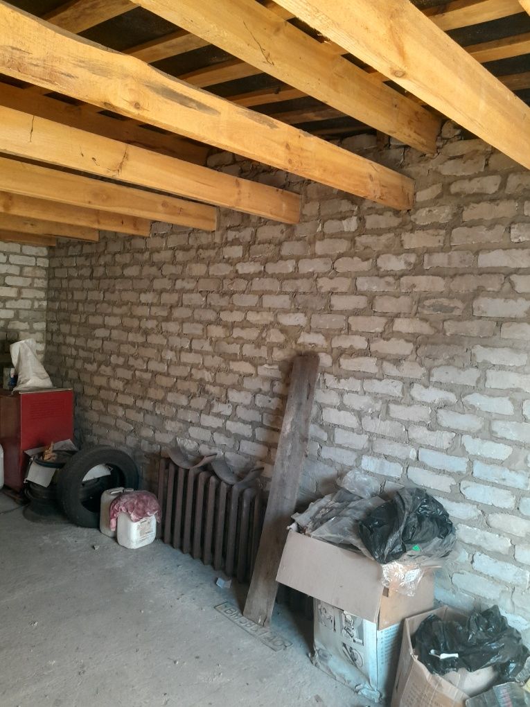 Гараж в кооперативі "ЛЮКС"
