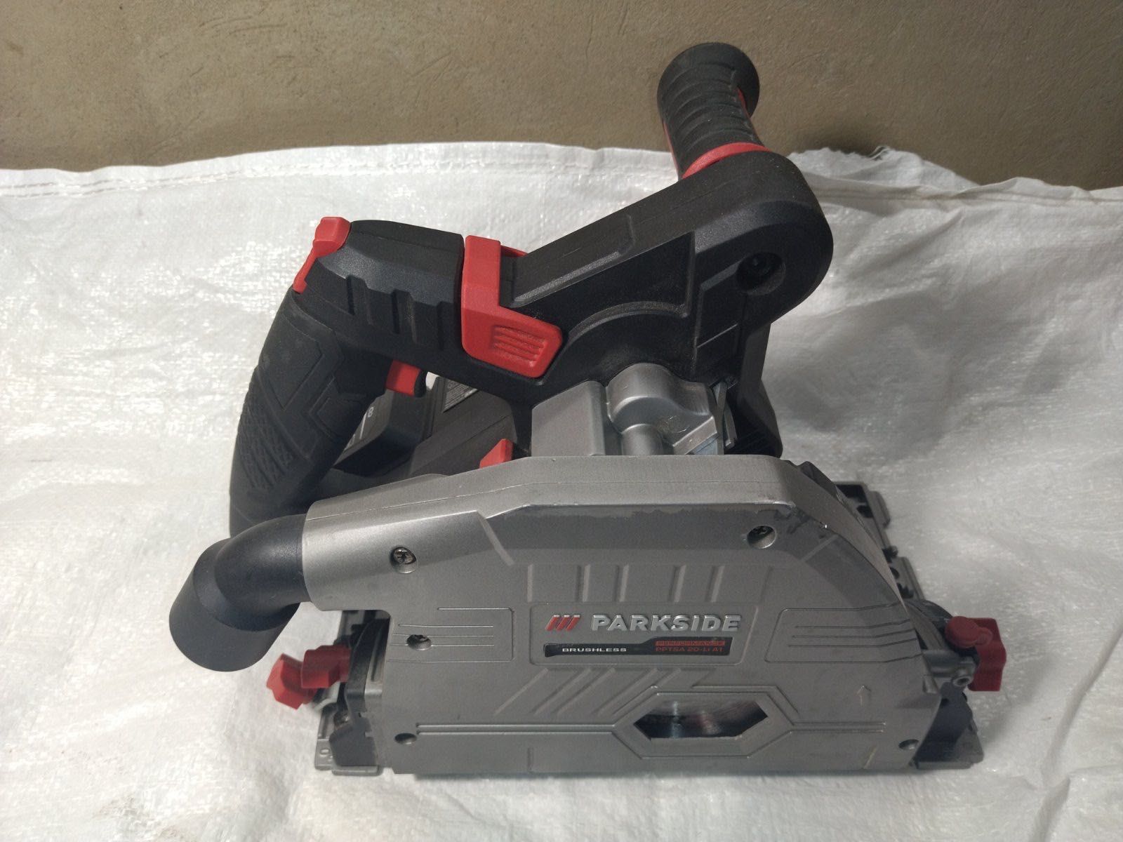 Товар с германии погружная пила PARKSIDE PTSS 1200 E2