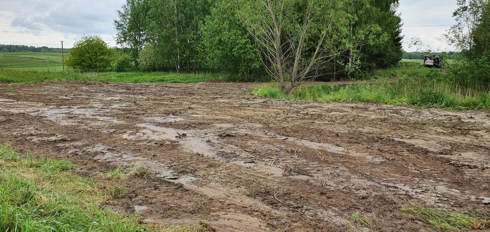 Usługi minikoparką 5,5t oraz zagospodarowywanie terenów zieleni.