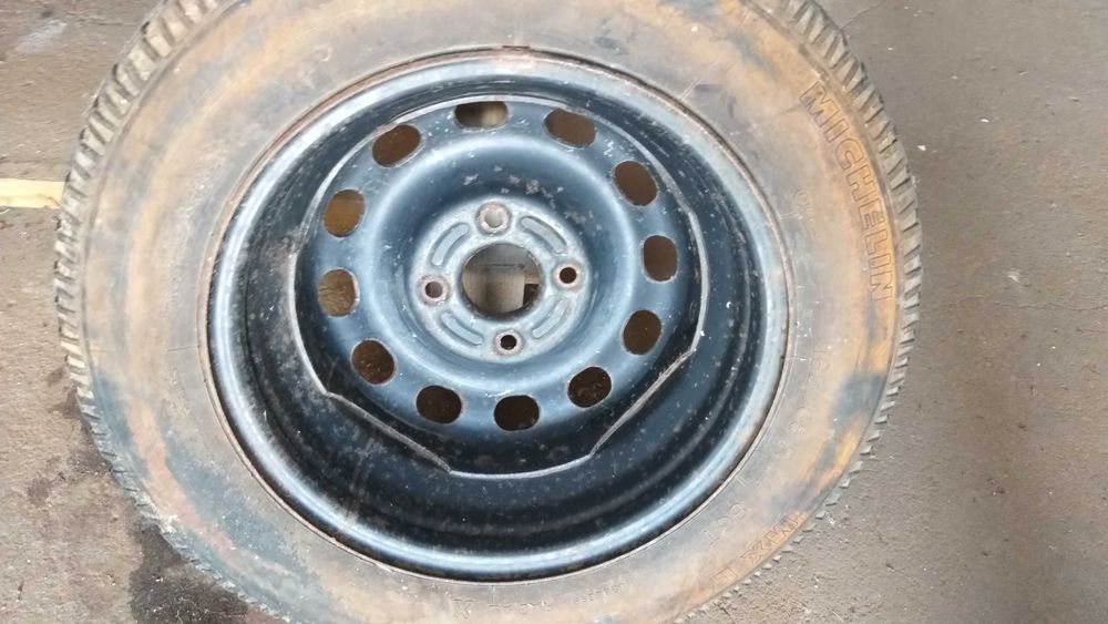 Pneu e jante para suplente 185/65 R14 86T