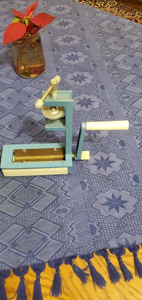Продам Локшинорізку латунь