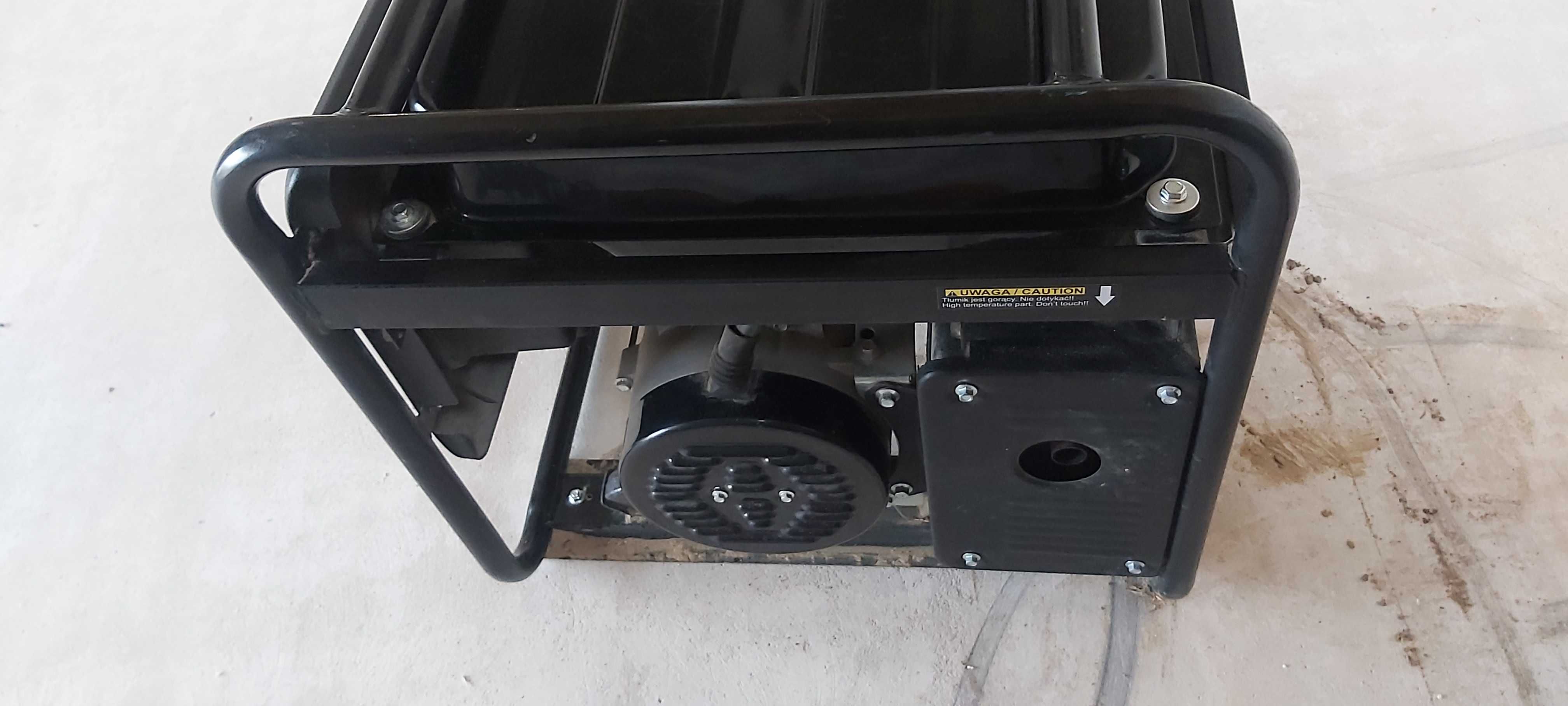 Agregat prądotwórczy PEZAL PGG8000X3 8,1 kVA/6,5kW