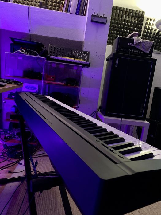 Piano Yamaha p 35