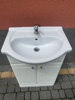 Szafka łazienkowa z umywalką
