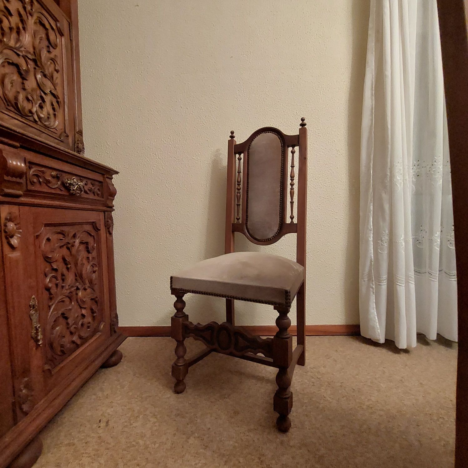 Mesa de sala de jantar com 8 cadeiras