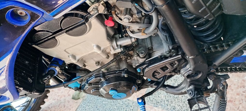 Wr 400F matriculada