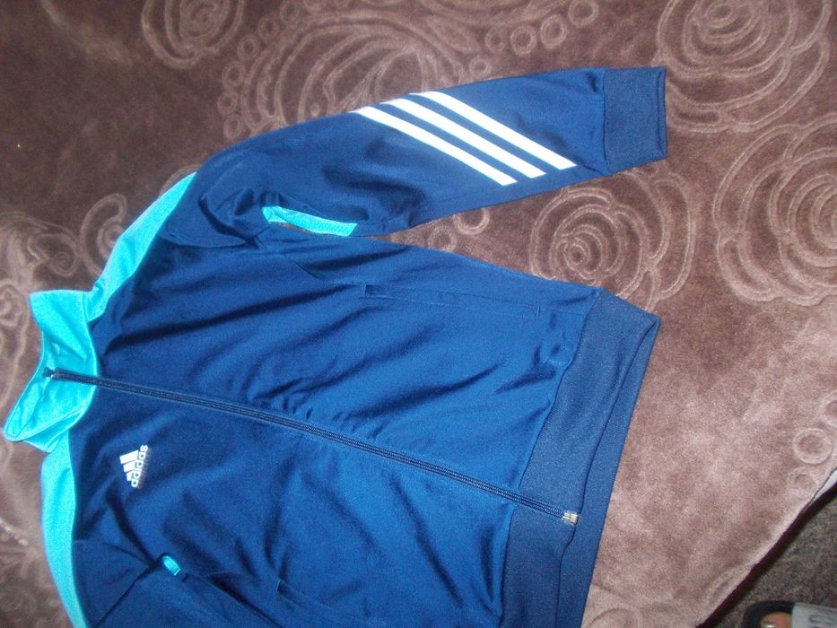Dres chłopięcy adidasa