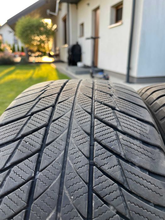 Opony BRIDGESTONE BLIZZAK LM 001, 225/60 R18 104H - 2020 r. używane