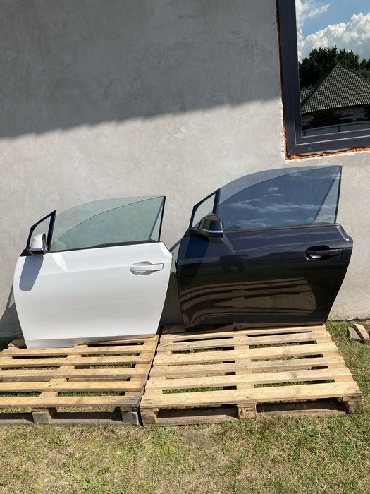 Разборка bmw i3 запчастини бмв і3 фари бампер капот бмв і3