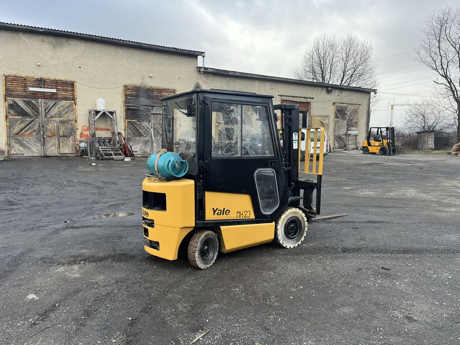 Вилочний навантажувач Yale 1.6t.