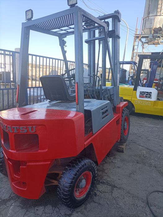 Empilhador Komatsu Diesel 2 ton