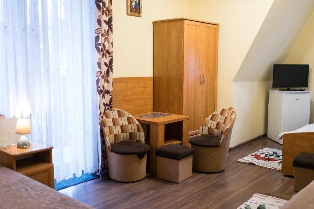 Wolne pokoje , apartament 800m Krupówki