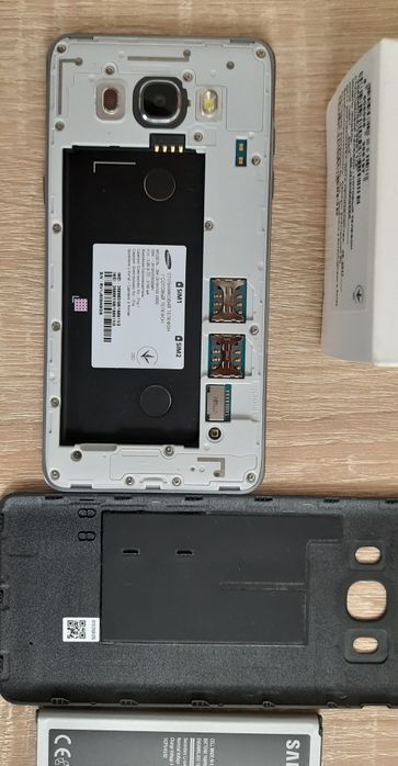 Смартфон Samsung J5 2016