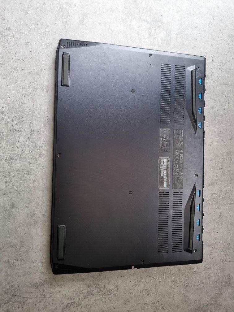 Acer Predator Triton 500 RTX 2080 SUPER  i7 32 GB 1 TB SSD WIN 11 PRO