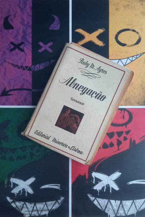 Livro Abnegação (Ruth M. Ayres)