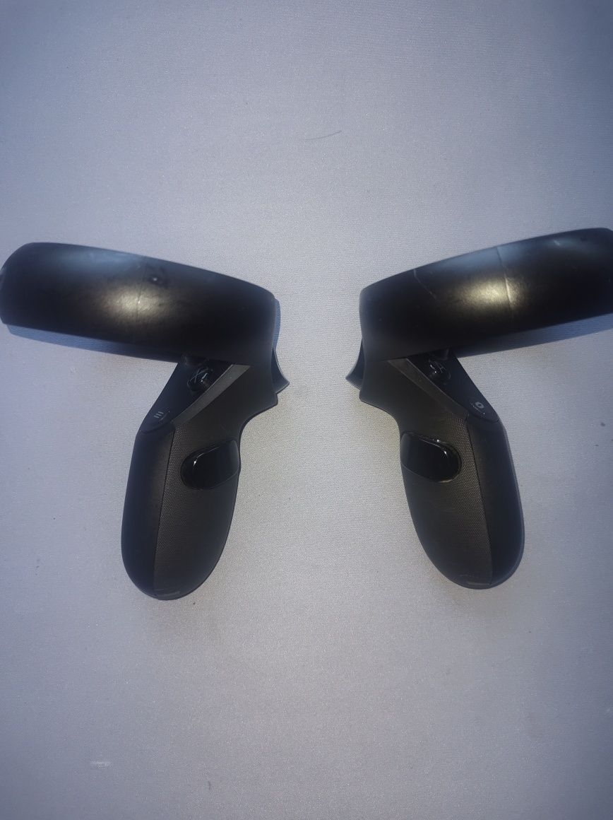 Oculus Quest 1 – Oryginalne Kontrolery (2 sztuki, sprawne)