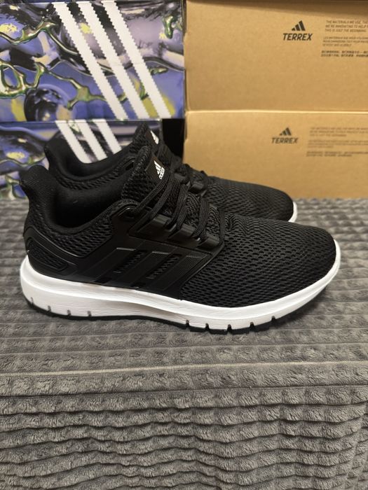 Оригінальні кросівки для бігу Adidas UltimaShow 39(24,5см)