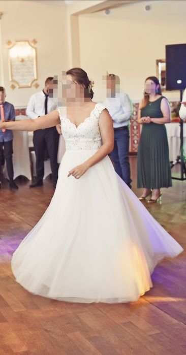 Suknia ślubna Bergamia Annais Bridal by Ola La + halka z kołem + welon