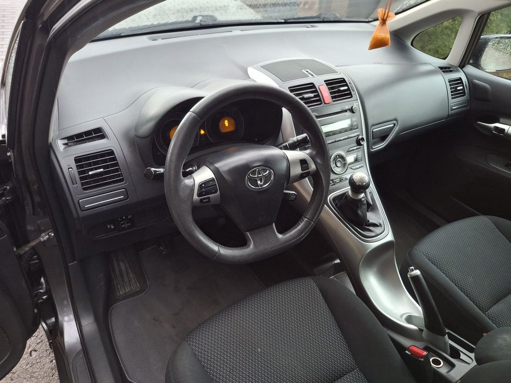 Sprzedam toyota auris lift OKAZJA
