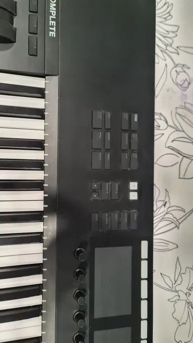 Native Instruments Kontrol S49 mk2 + Komplete Ultomate 12
