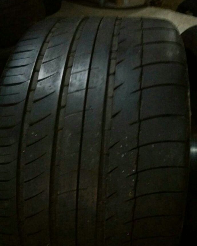2 Pneus 305/30 R19 Michelin