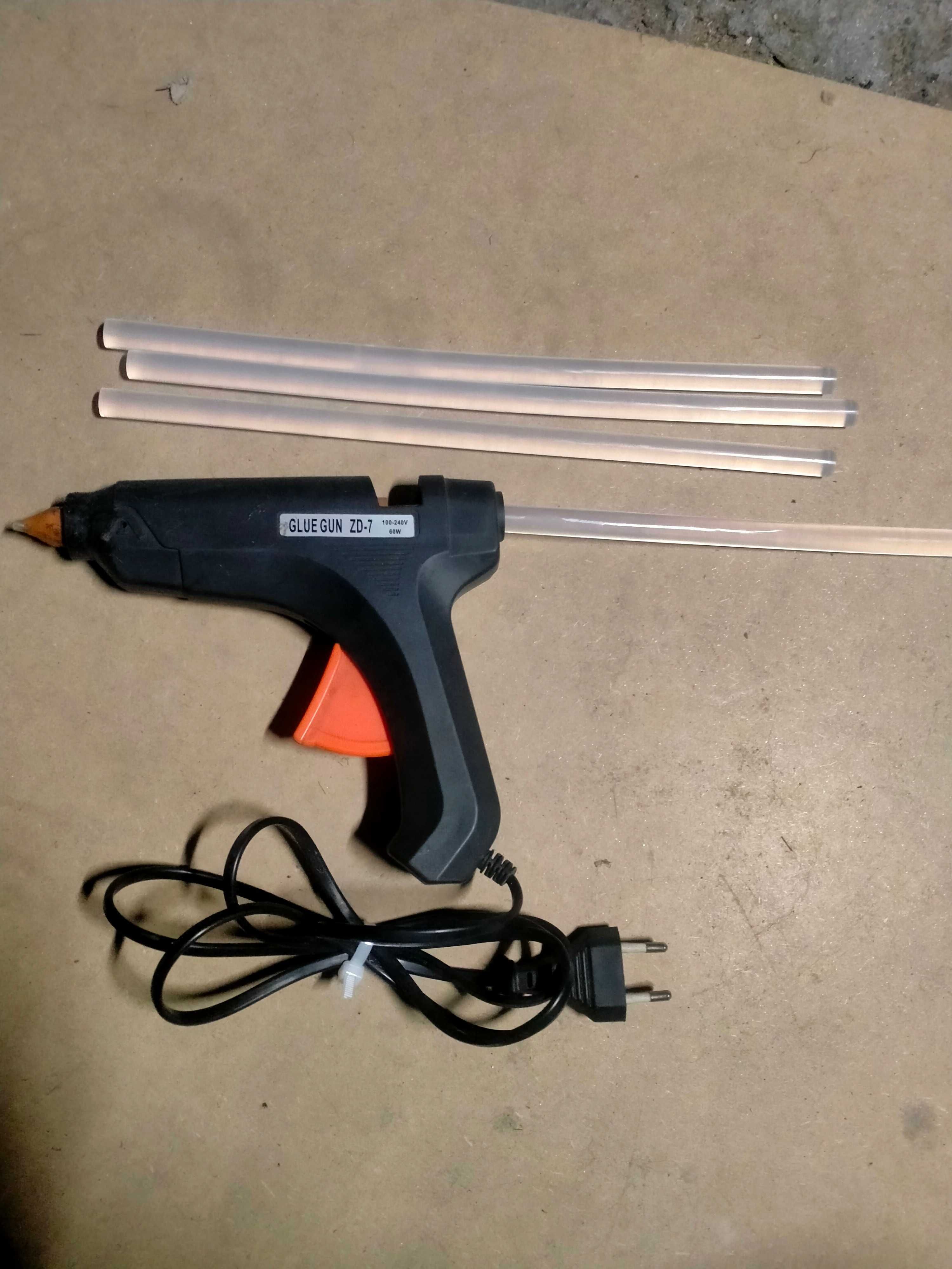 Pistolet do kleju 60W (na wkłady 11mm) + 5 wkładów