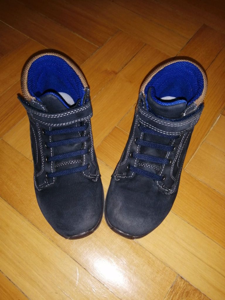 Botas para menino