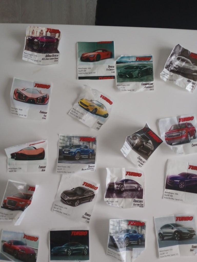 Obrazki karty samochody pojazdy gumy turbo BMW,Ferrari kolekcjonerskie
