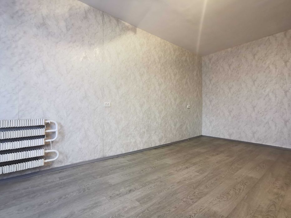 Кімната з ремонтом біля ТРЦ Голлівуд RD