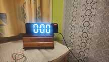 Zegar LED z projektorem .