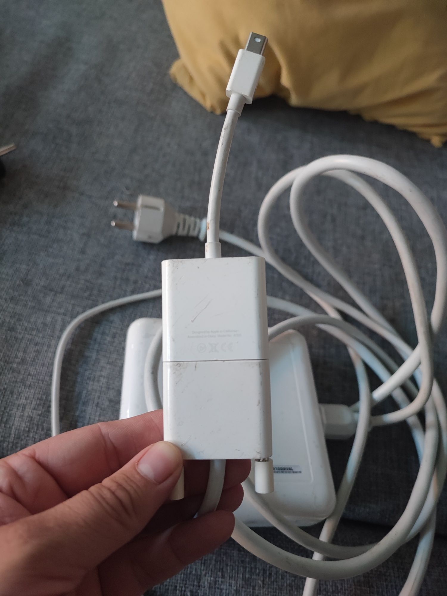 B125 Oryginalny zasilacz Apple A1006 do monitora kinowego DVi to ADC A
