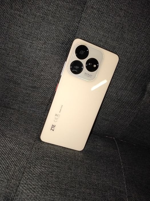 ZTE  Z350 16g e 256g